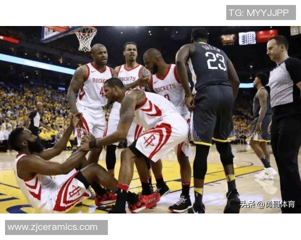2017年火箭队与勇士队激战回顾：经典对决与精彩瞬间的深度解析